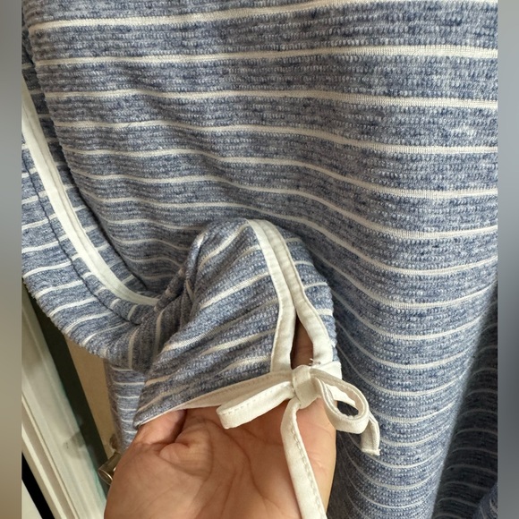 Ivanka Trump long sleeve top. Medium - Picture 5 of 5